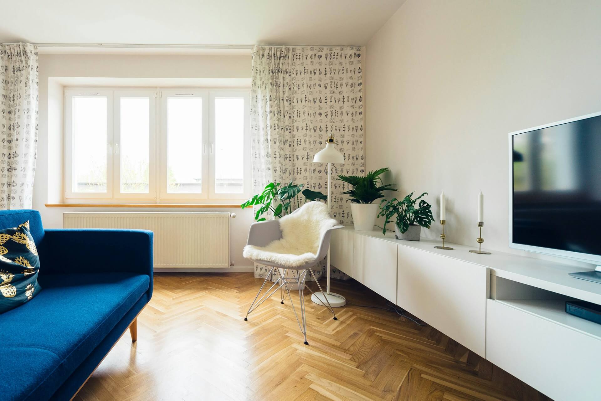 Furnished aparrment that has been cleaned. Photo by Jarek Ceborski on Unsplash