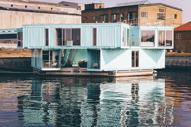 Container house on water