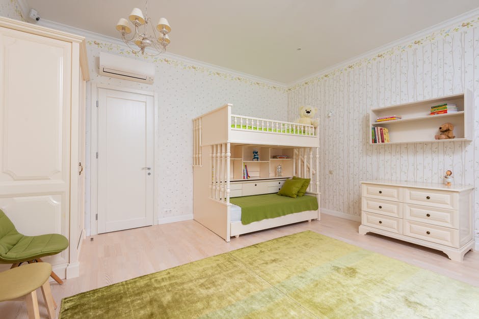 Bedroom, bunkbed, green area rug