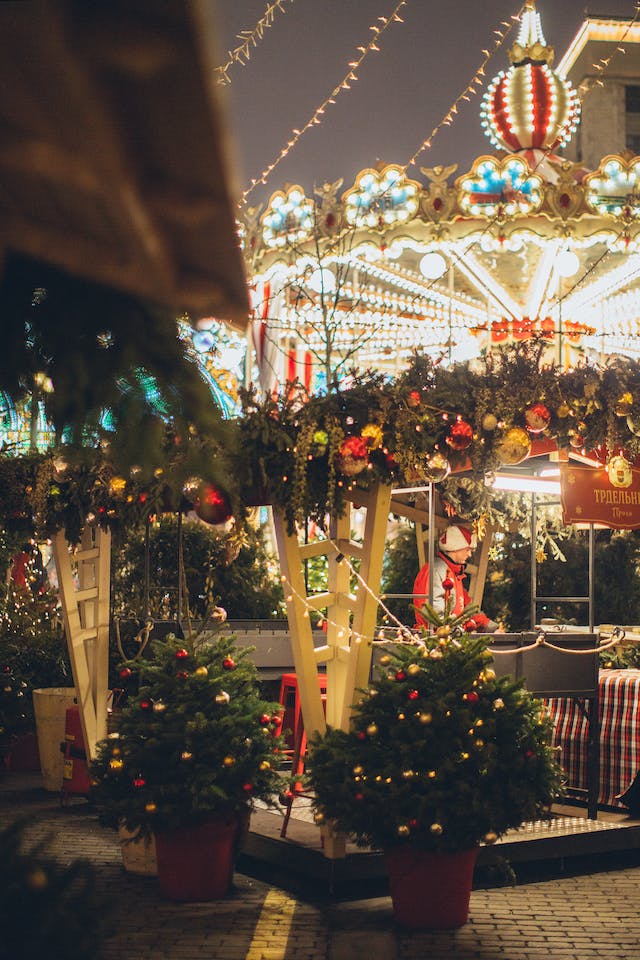 Holiday market. Image from Pexels