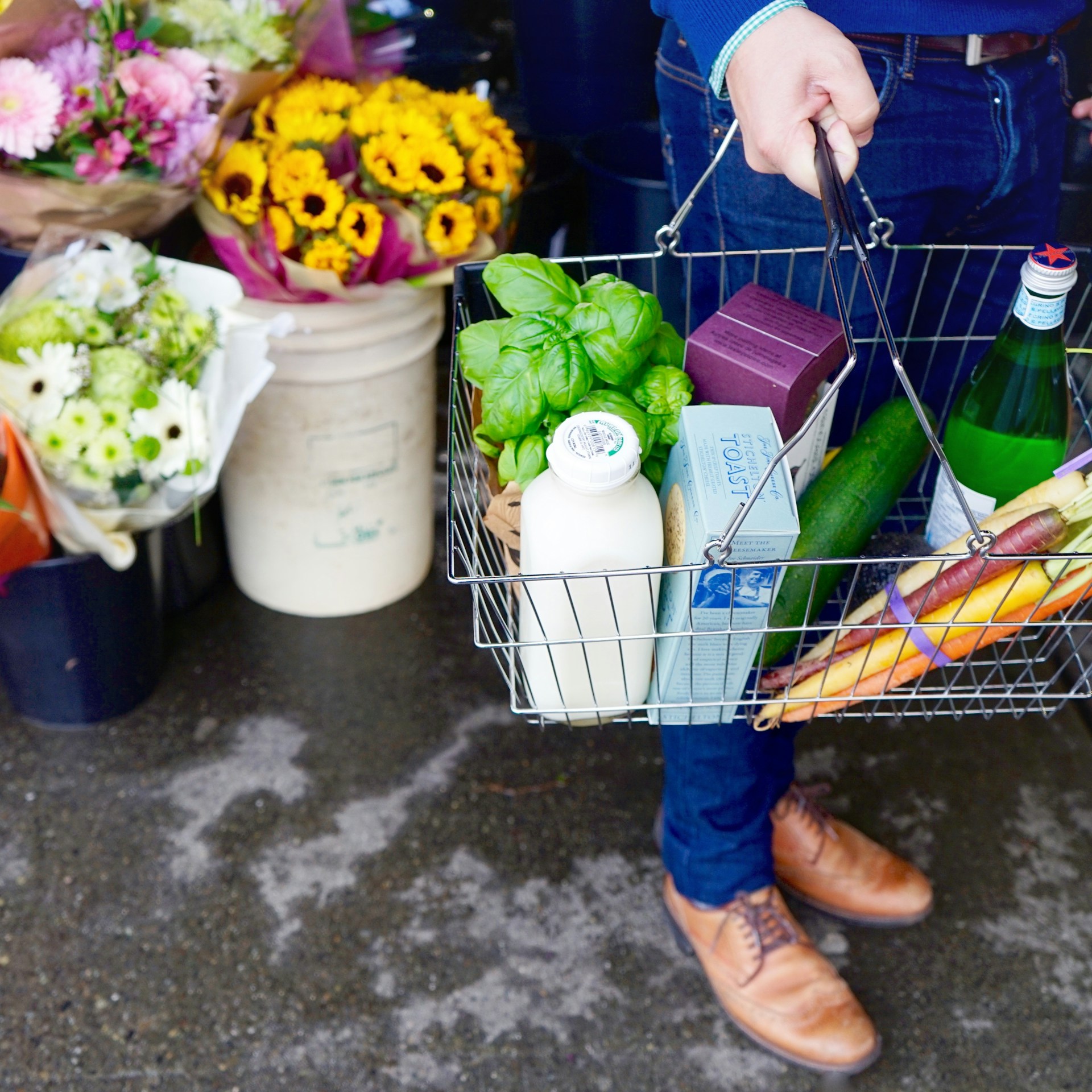 Person getting groceries. Image by Unsplash
