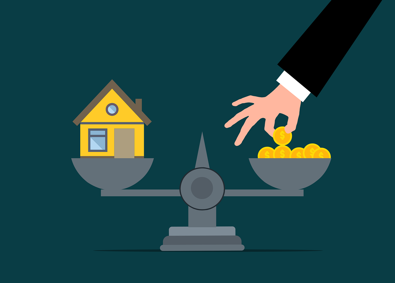 Scale with a house and coins. Image by Pixabay