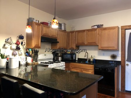 2 bedroom apartment in Medford - Alcove Realty, LLC 