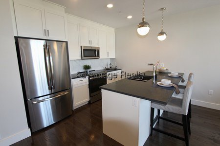 2 Bedroom Apartment for Rent in Somerville - Prospect Hill, 