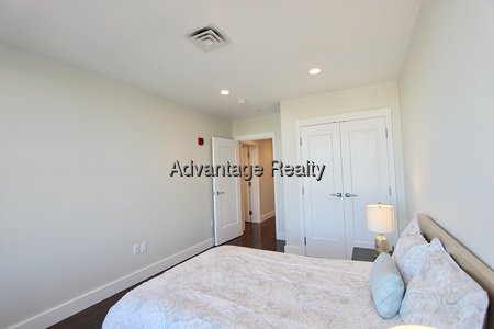 2 Bedroom Apartment for Rent in Somerville - Prospect Hill, 