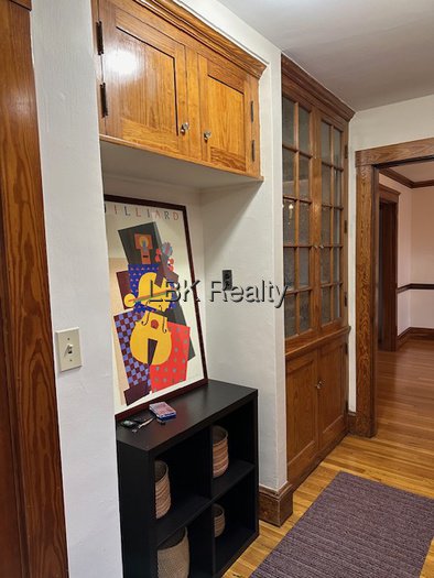 2 Bedroom Apartment for Rent in Newton - Newtonville, MA
