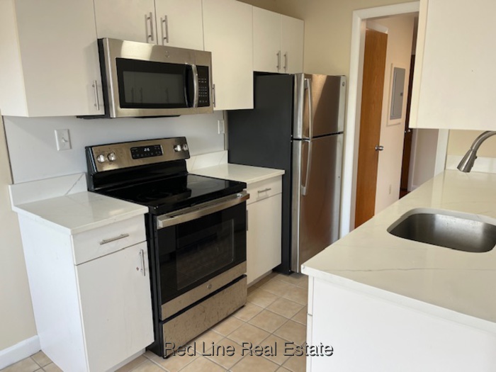 1 bedroom apartment in Arlington - Red Line Real Estate