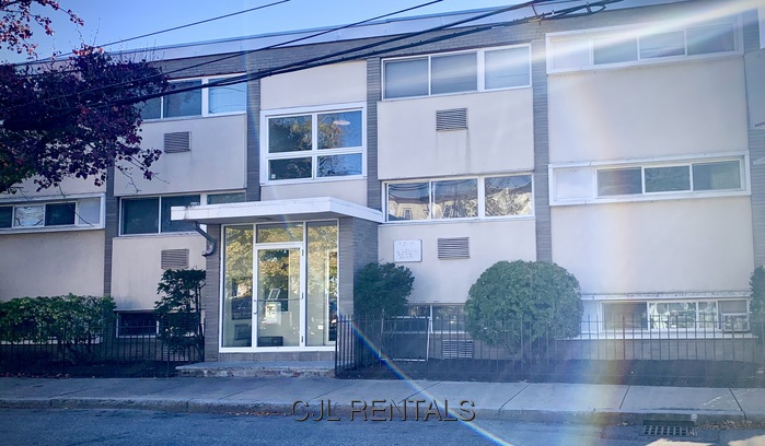 1 bedroom apartment in Waltham - CJL Rentals & Property Management