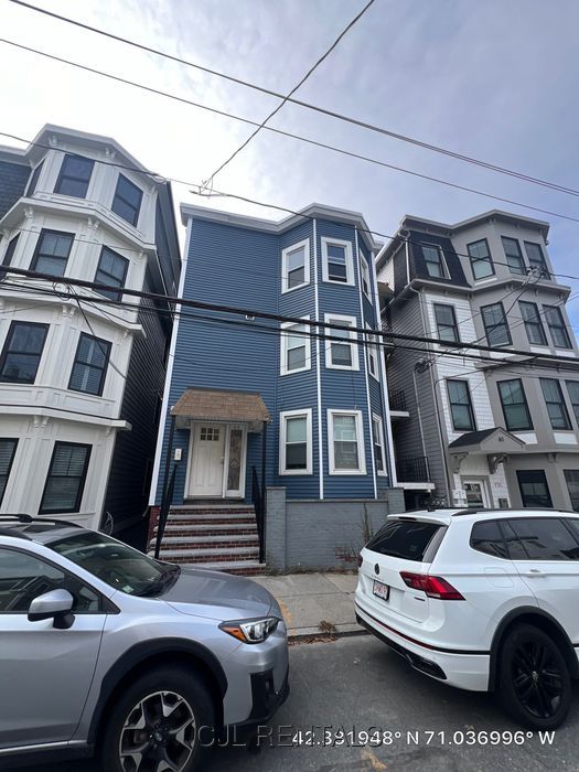 2 Bed Apartment in Boston - East Boston