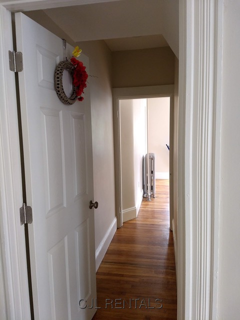 2 Bedroom Plus Apartment for Rent in Waltham, 