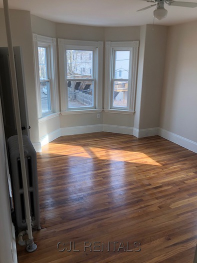 2 Bedroom Plus Apartment for Rent in Waltham, 