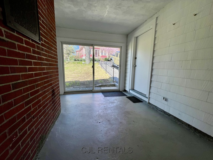3 Bedroom Apartment for Rent in Lexington, 