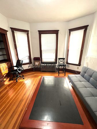 3 Bedroom Apartment for Rent in Somerville - Davis Square, MA