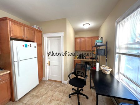 3 Bedroom Apartment for Rent in Somerville - Davis Square, MA