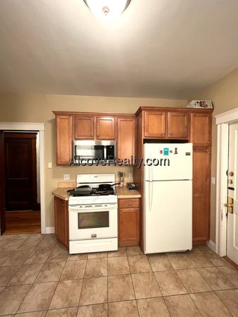 3 Bedroom Apartment for Rent in Somerville - Davis Square, MA