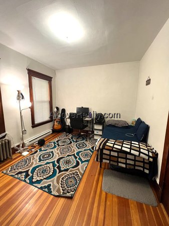 3 Bedroom Apartment for Rent in Somerville - Davis Square, MA