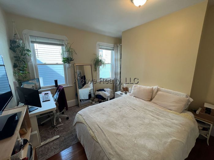 2 Bedroom Apartment for Rent in Somerville - Near Porter, MA