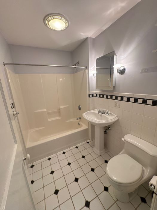 1 Bedroom Apartment for Rent in Newton, MA