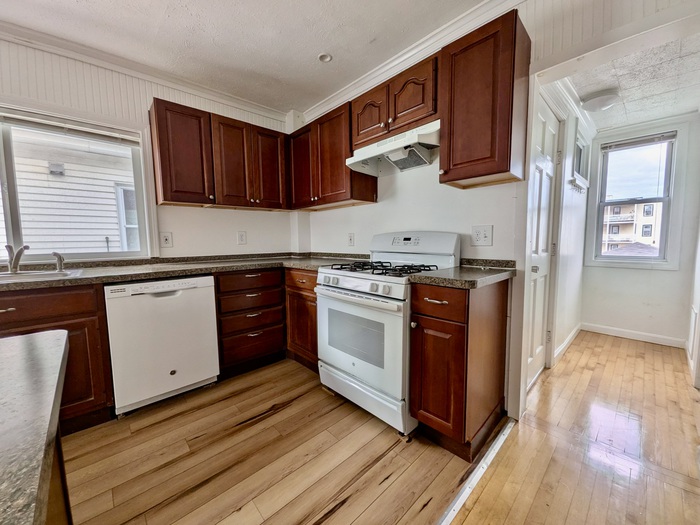 3 Bedroom Apartment for Rent in Malden, 