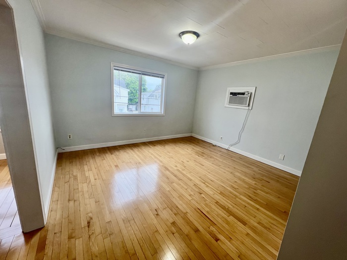 3 Bedroom Apartment for Rent in Malden, 