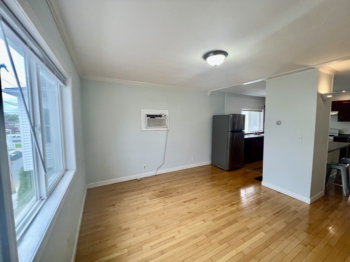 3 Bedroom Apartment for Rent in Malden, 