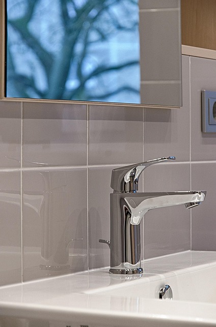 Modern faucet. Image by Pixabay
