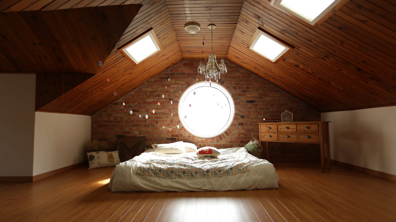 Bed, loft. Image by Pexels