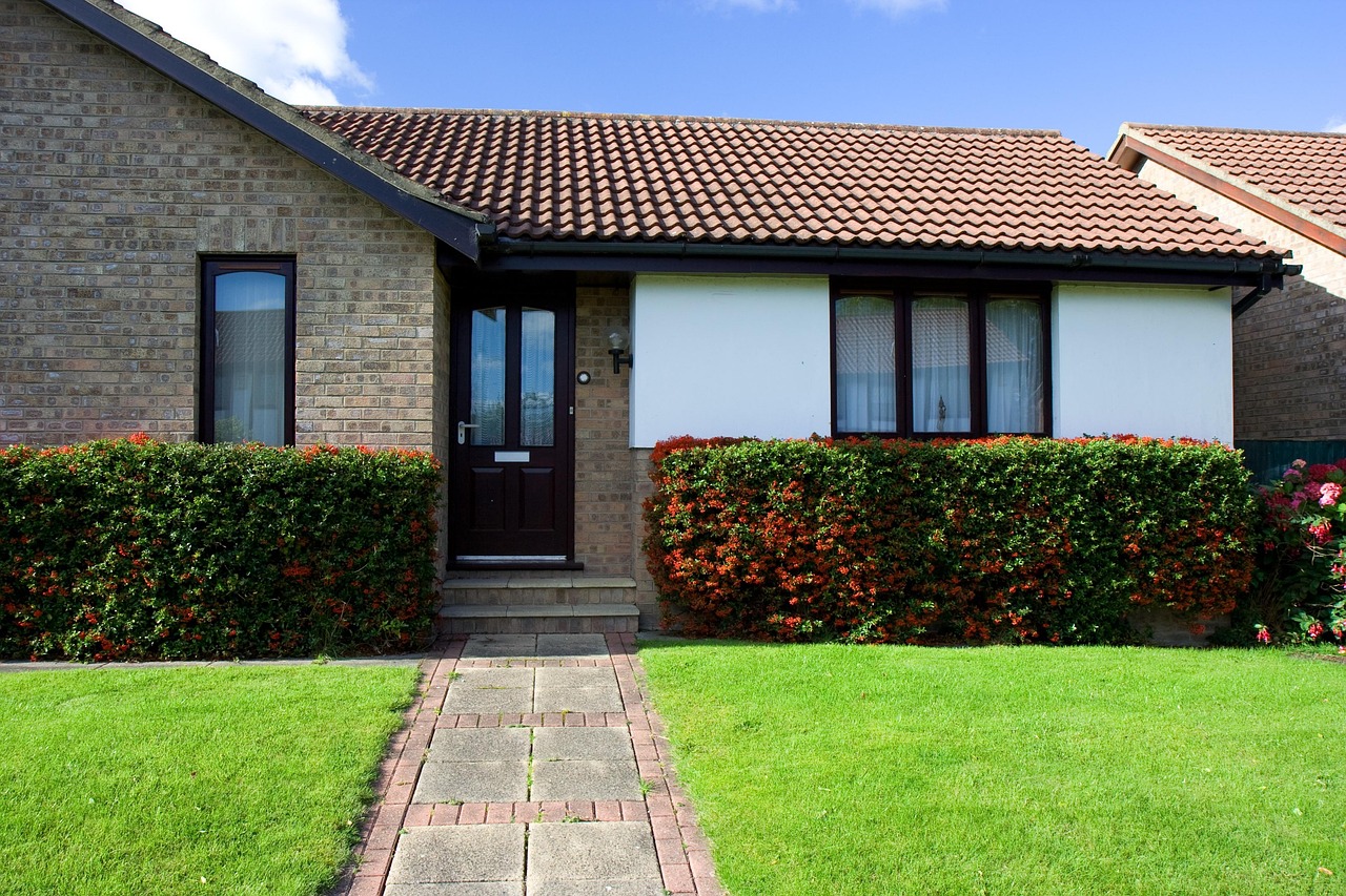Bungalow house with roof, doors, and windows. Image by Pixabay