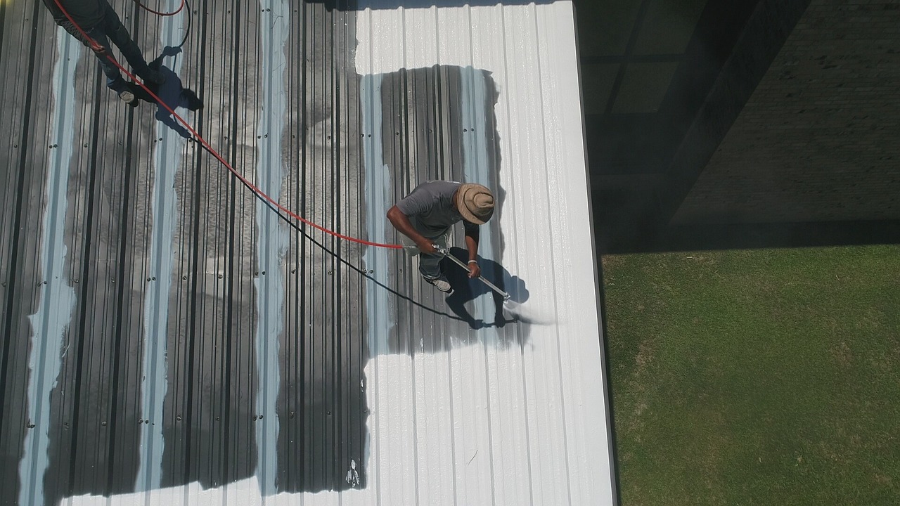 Roof coating. Image by Pixabay