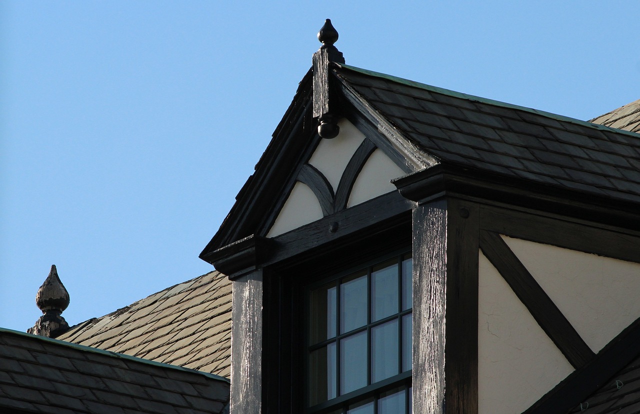 Dormer window sloping roof gable. Image by Pixabay