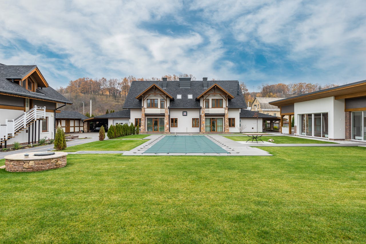 courtyard of modern cottage house. Image by Pexels