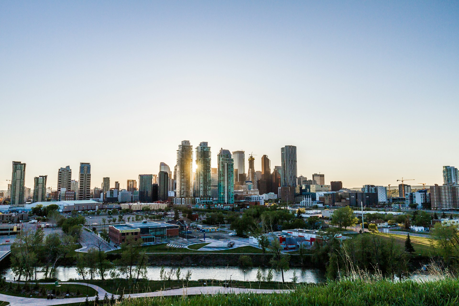 silhouette of high-rise building during daytime. Image by Unsplash