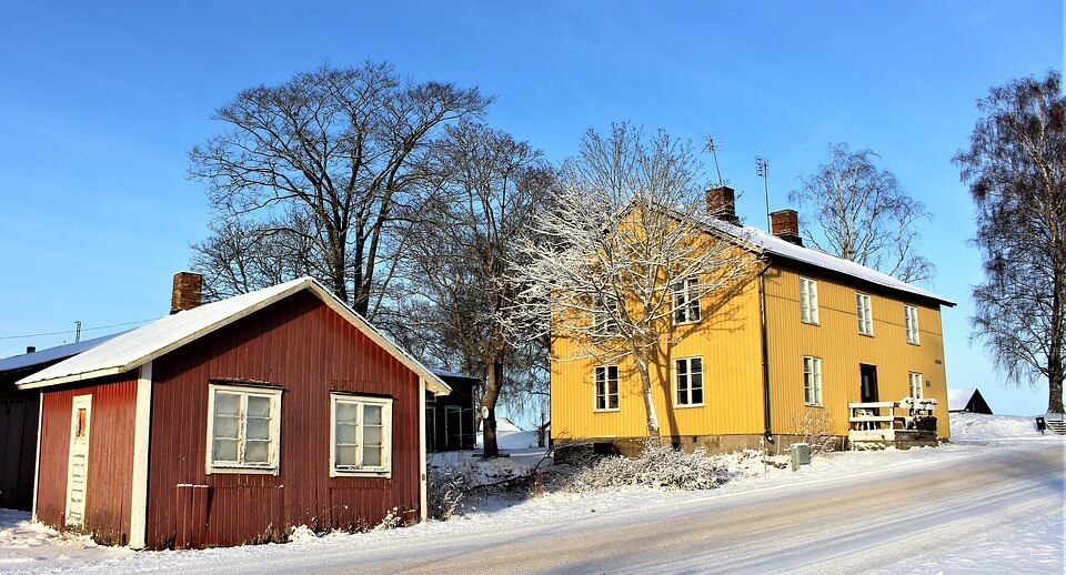 red house, yellow house, snow