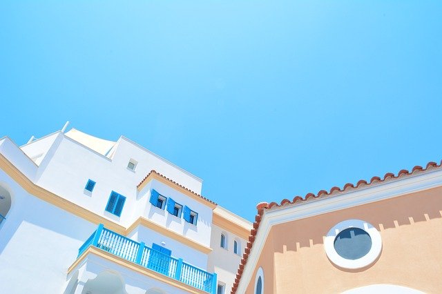 white house, blue sky