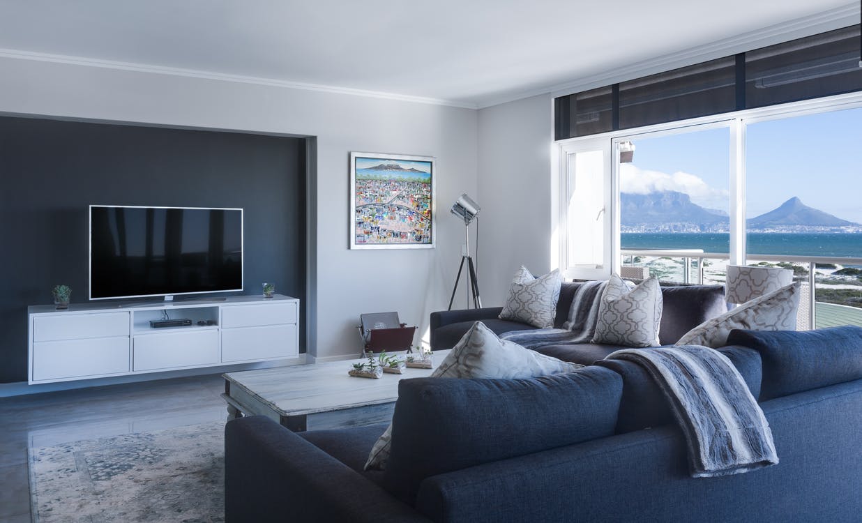 Livingroom with mountain views from the windows